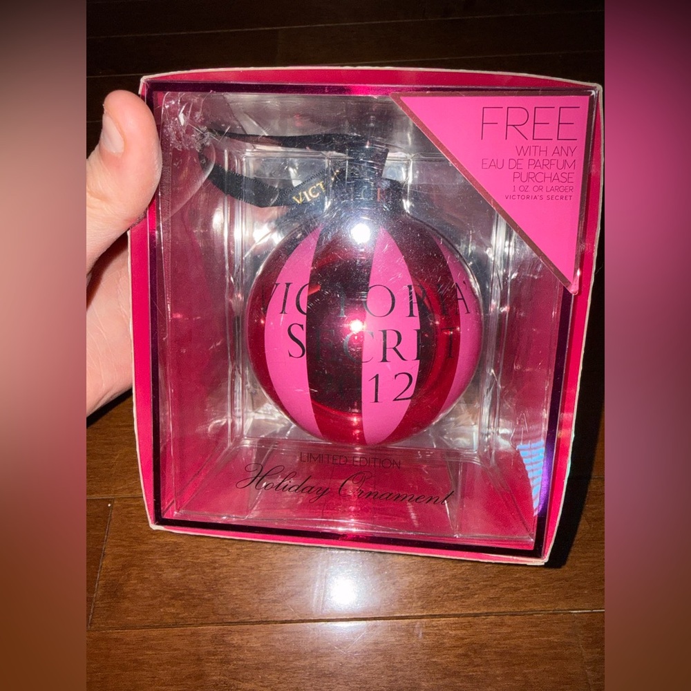Victoria’s Secret 2012 Holiday Ornament - Picture 2 of 5